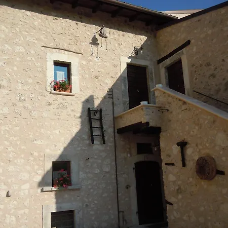La Casa Su Le Dimore Del Borgo Апарт-отель 2*