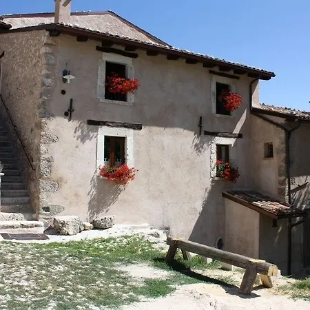 La Casa Su Le Dimore Del Borgo 3* Santo Stefano Di Sessanio