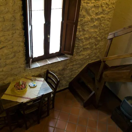 La Casa Su Le Dimore Del Borgo Lägenhetshotell Santo Stefano Di Sessanio
